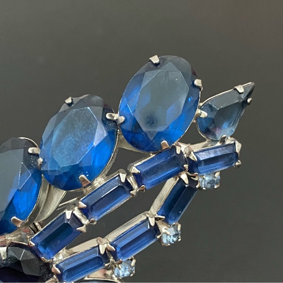 Vintage Unsigned Juliana? Cobalt Blue Silver-tone Brooch 20.5g - Picture 10 of 14